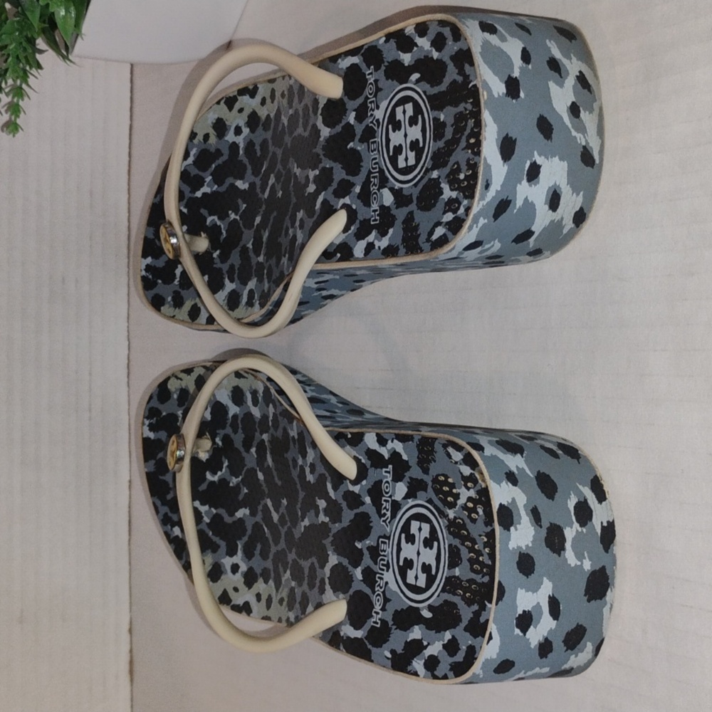 Tory Burch Leopard Print Sandals. Womens size 8. Cream & Black in color. - Picture 3 of 12